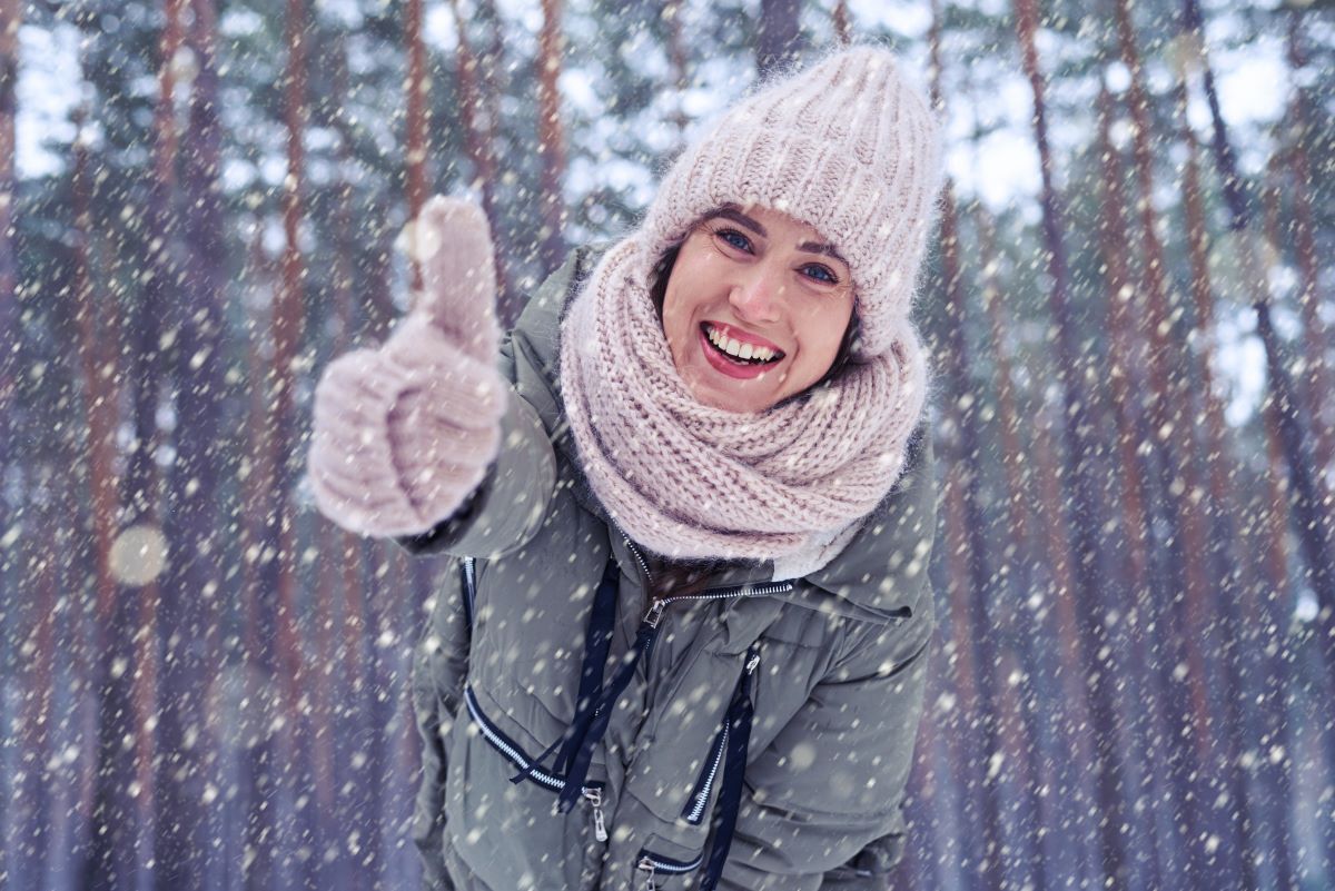 woman wearing beanie and scarf